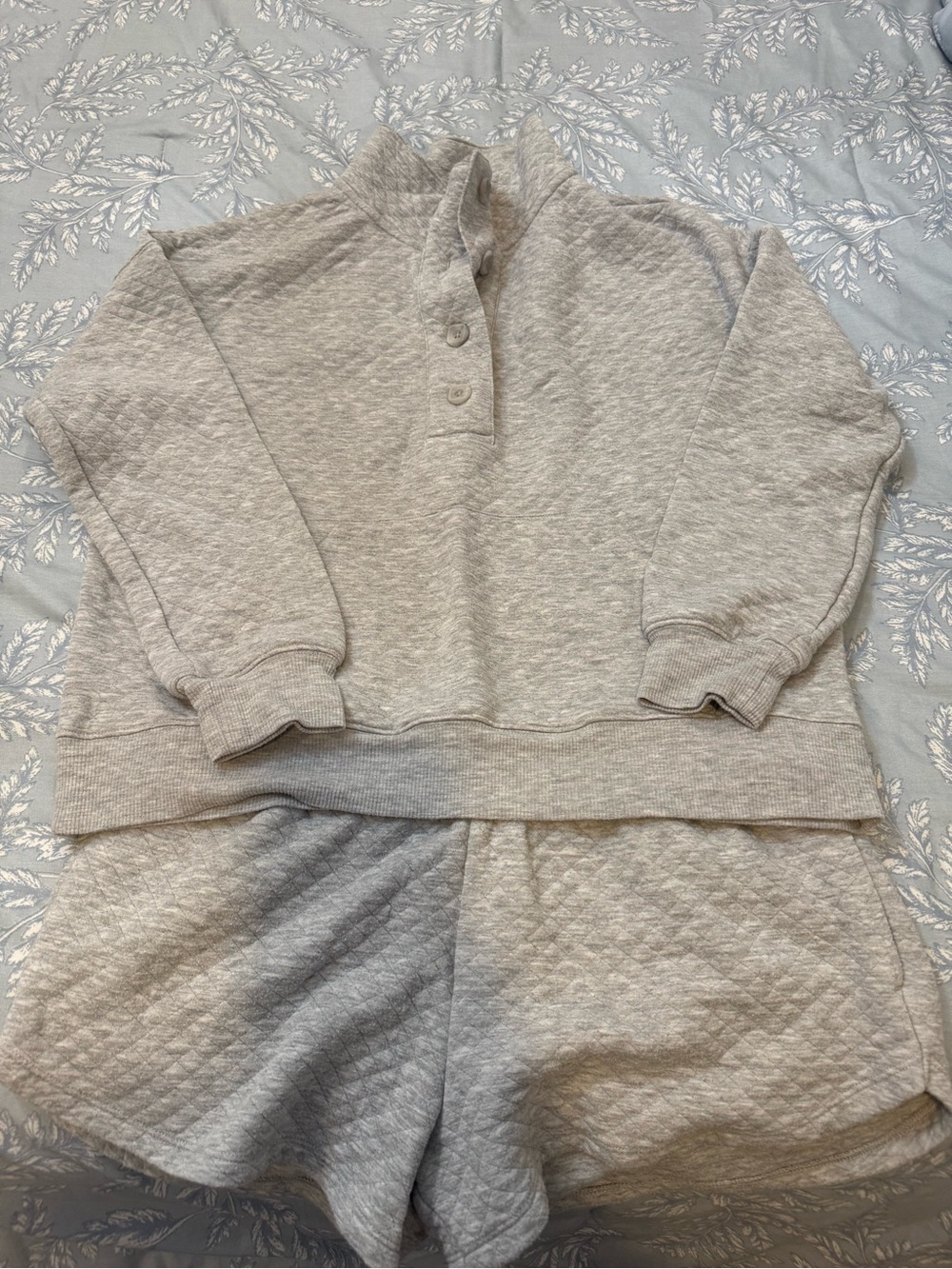 stars above Gray Quilted Lounge Set